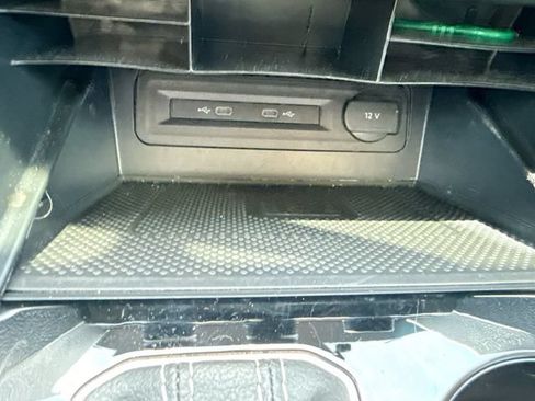Used 2023 Volkswagen Atlas SE FWD image 32