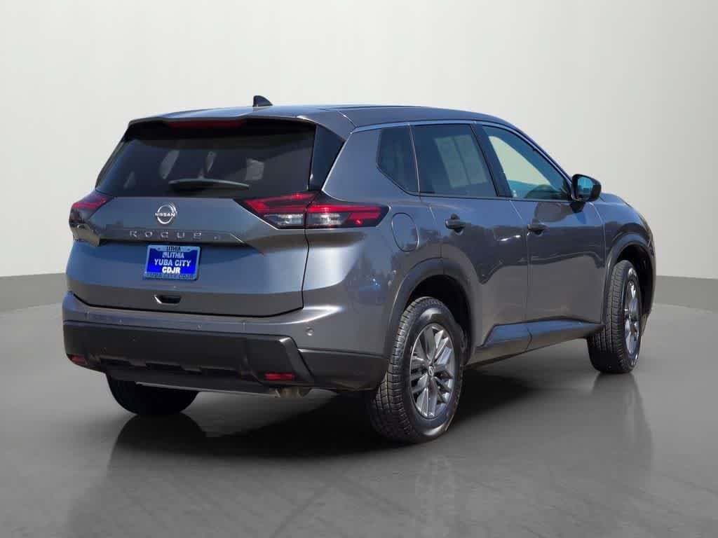 Used 2024 Nissan Rogue S FWD image 6