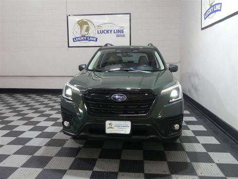 Used 2024 Subaru Forester Premium AWD/4WD image 2