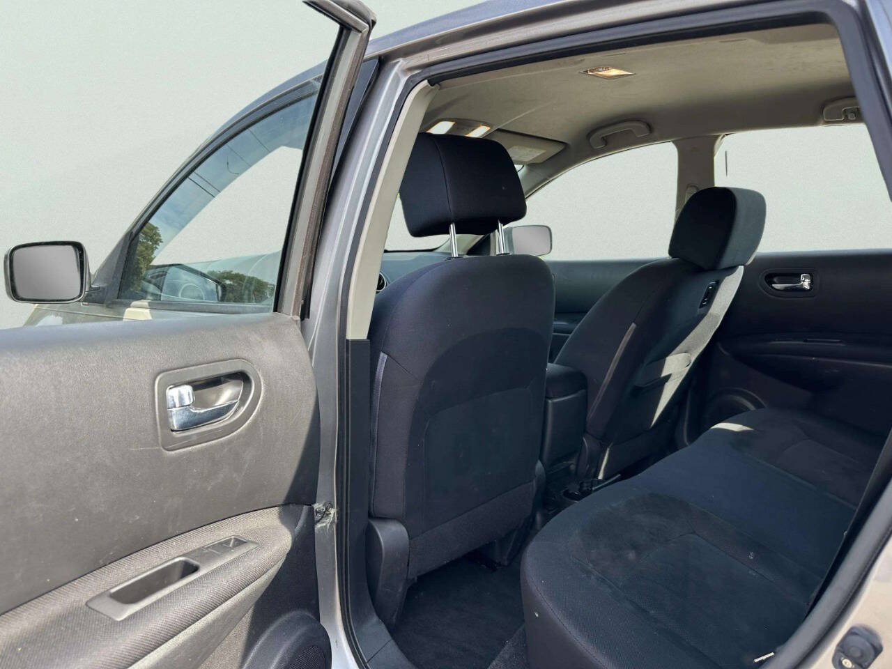 Used 2010 Nissan Rogue S FWD image 15