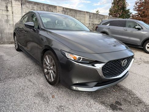 Used 2020 MAZDA MAZDA3 Sedan w/ Select Package FWD image 2