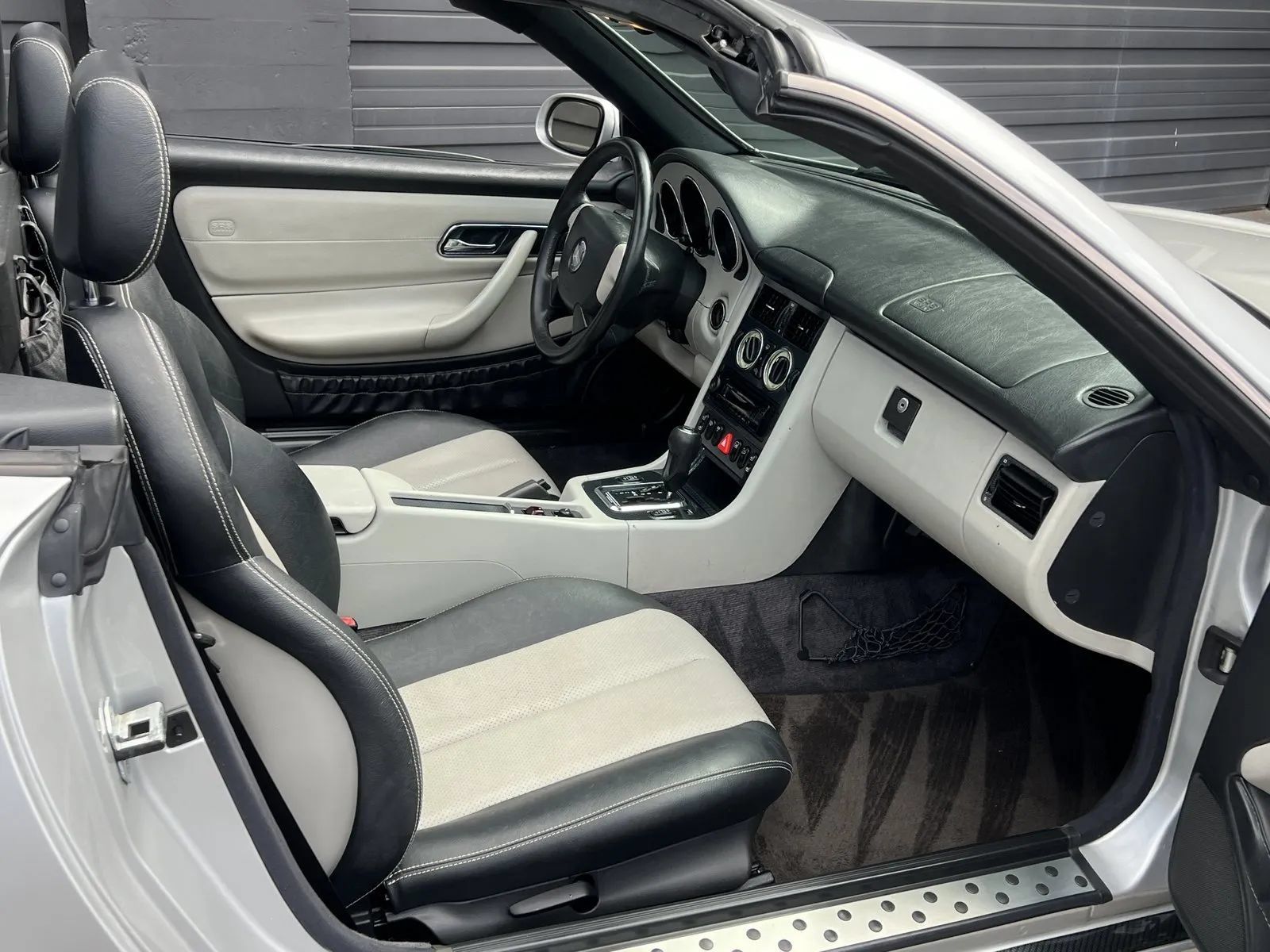 Used 1999 Mercedes-Benz SLK 230 image 16