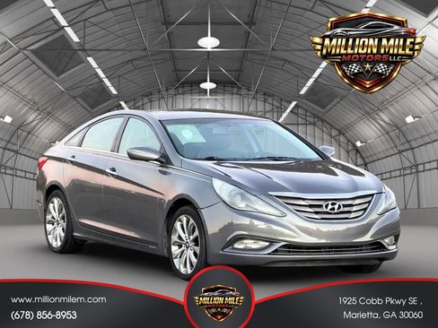 Used 2013 Hyundai Sonata SE FWD image 1