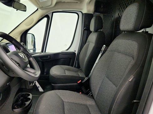 Used 2025 RAM ProMaster 2500 w/ U-Haul Equipment Group FWD image 17