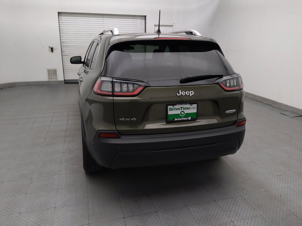 Used 2019 Jeep Cherokee Latitude Plus w/ Cold Weather Group AWD/4WD image 6