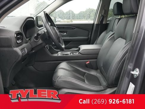 Used 2024 Honda Pilot Touring image 33