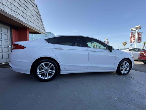 Used 2018 Ford Fusion SE w/ Fusion SE Technology Package FWD image 19