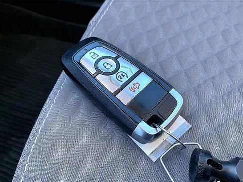 Certified 2022 Ford Escape SE w/ Cold Weather Package image 11