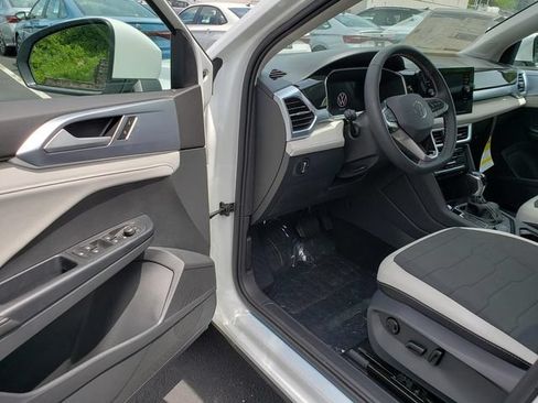 New 2026 Volkswagen Taos SE AWD/4WD image 6