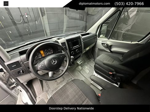 Used 2017 Mercedes-Benz Sprinter 2500 image 17