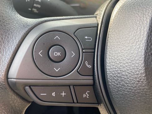 Used 2025 Toyota Corolla LE image 27