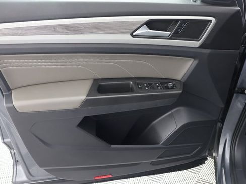 Used 2022 Volkswagen Atlas Cross Sport SE image 25