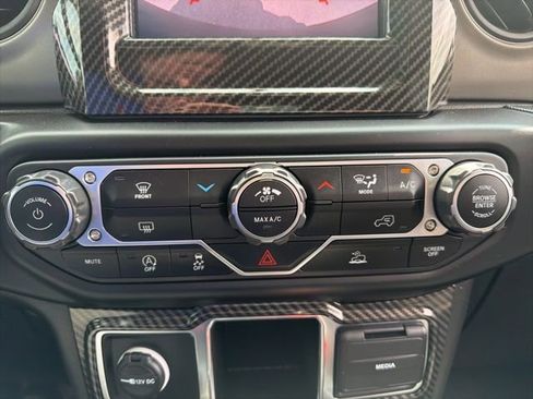 Used 2022 Jeep Wrangler Unlimited Sport image 13