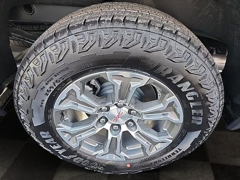 New 2026 GMC Sierra 1500 SLE w/ Preferred Package AWD/4WD image 23