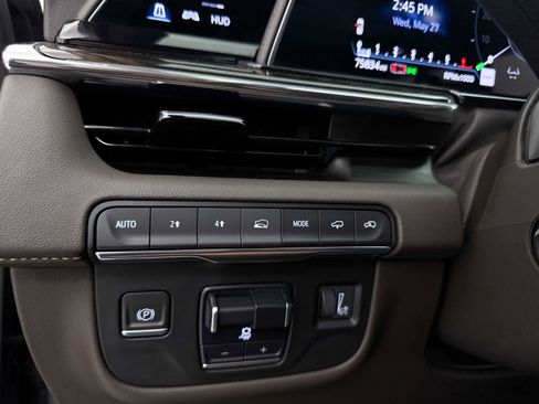 Used 2023 Cadillac Escalade ESV Premium Luxury w/ Performance Package AWD/4WD image 8