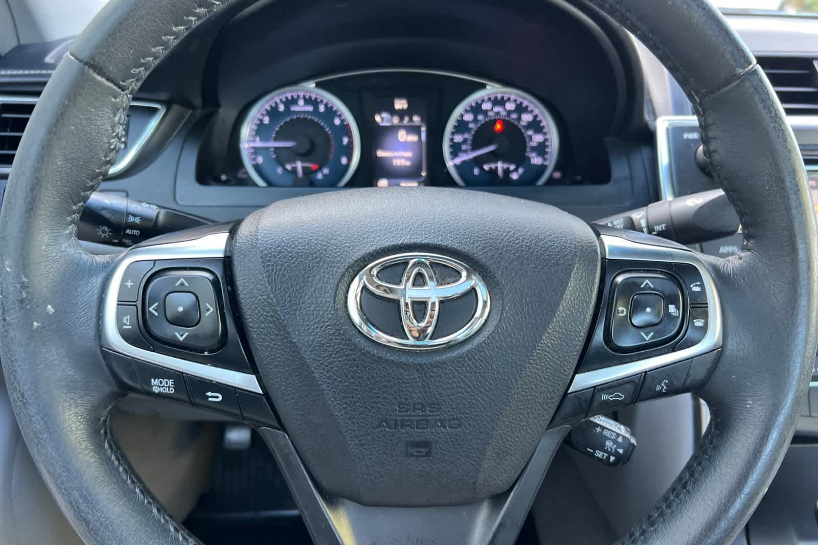 Used 2017 Toyota Camry XLE w/ Moonroof Package FWD image 25