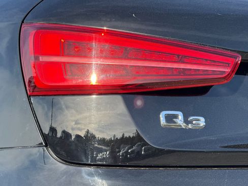 Used 2018 Audi Q3 2.0T Premium image 32