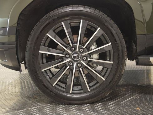 Used 2024 Lexus GX 550 w/ Accessory Package (Z1) image 13