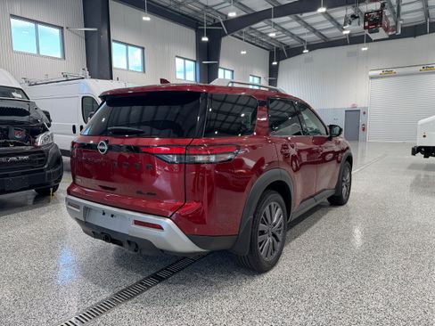 Used 2024 Nissan Pathfinder SL w/ SL Premium Package AWD/4WD image 6