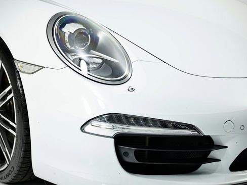 Certified 2015 Porsche 911 Targa 4S AWD/4WD image 11