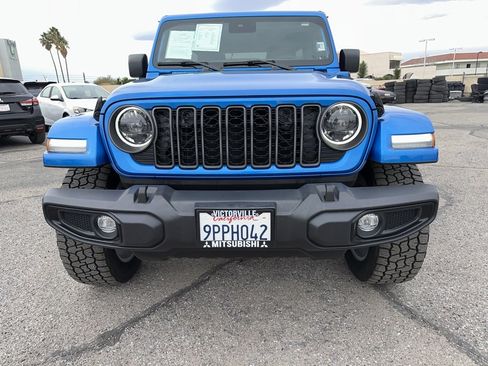 Used 2024 Jeep Wrangler Unlimited w/ Convenience Group image 2