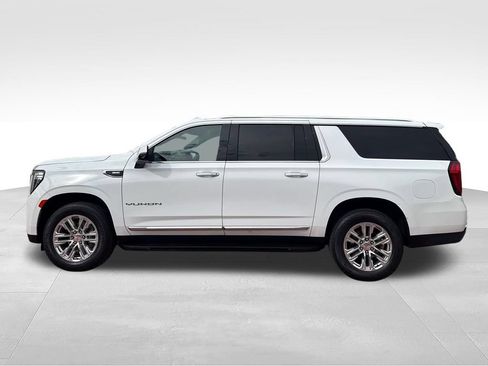 Used 2022 GMC Yukon XL SLT w/ SLT Premium Package AWD/4WD image 5