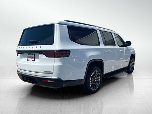 Used 2024 Jeep Wagoneer L Series II w/ Flexible Seating Group AWD/4WD image 7
