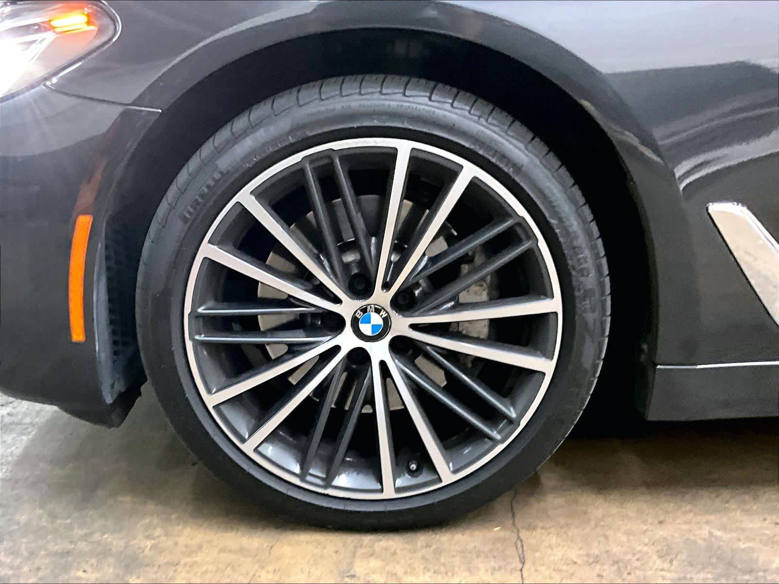 Used 2023 BMW 530i xDrive w/ Executive Package AWD/4WD image 13