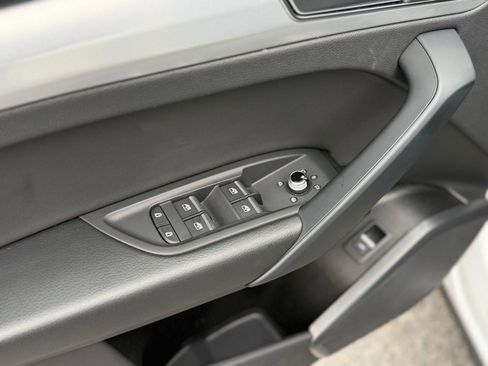 Certified 2025 Audi Q5 2.0T Premium w/ Convenience Plus Package image 23