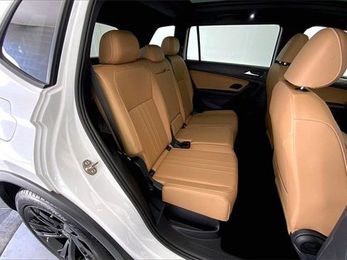 Used 2024 Volkswagen Tiguan SE R-Line image 27