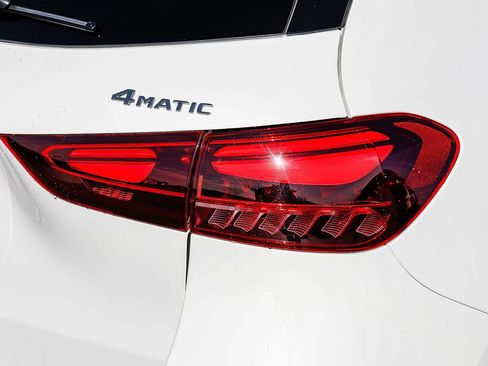 Certified 2025 Mercedes-Benz GLA 250 4MATIC image 8