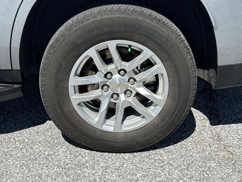 Used 2024 Chevrolet Tahoe LT w/ Luxury Package image 12