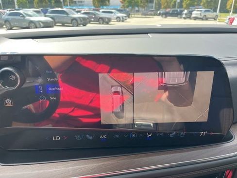 New 2026 Chevrolet Suburban High Country image 31