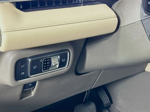 Used 2024 Lincoln Nautilus Premier w/ Equipment Group 102A image 8