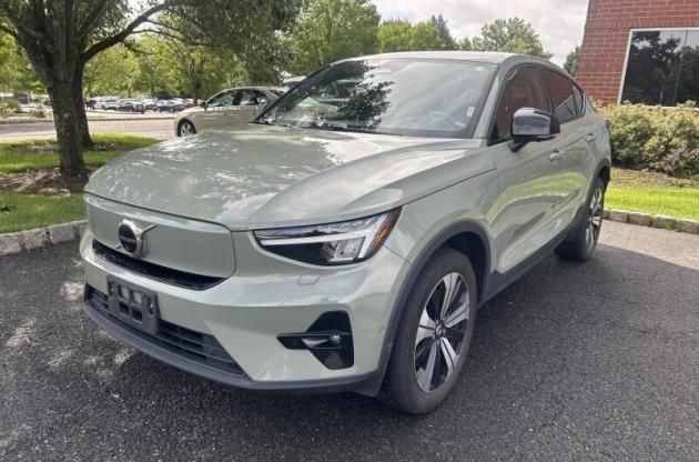 Used 2023 Volvo C40 P8 Recharge Plus w/ Climate Package AWD/4WD image 2