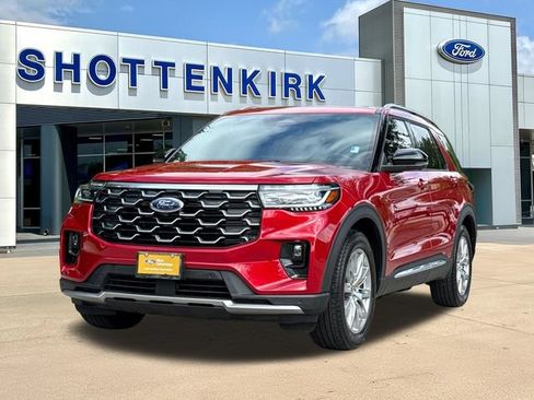 Certified 2025 Ford Explorer Platinum RWD image 3
