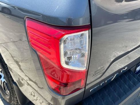 Used 2021 Nissan Titan SV w/ SV Convenience Package AWD/4WD image 12