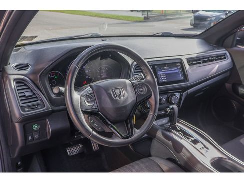 Used 2019 Honda HR-V Sport image 11