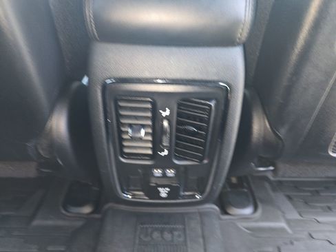 Used 2020 Jeep Grand Cherokee Limited AWD/4WD image 35