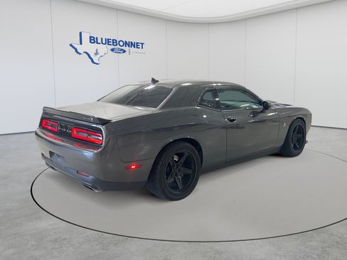 Used 2022 Dodge Challenger R/T Scat Pack w/ Driver Convenience Group RWD image 5