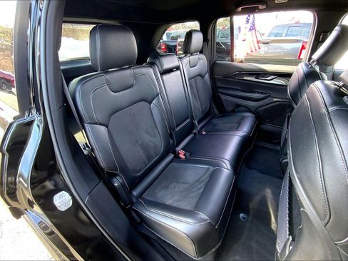 Certified 2023 Jeep Grand Cherokee Altitude image 16