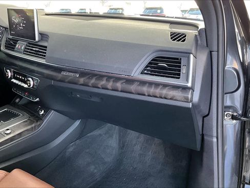 Used 2020 Audi Q5 Prestige image 18