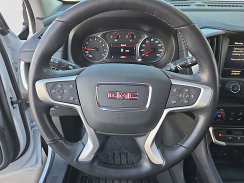 Used 2022 GMC Terrain SLT image 17