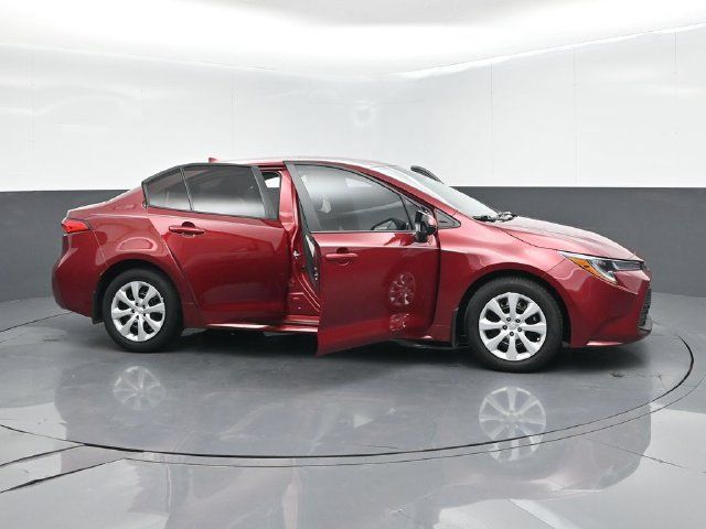 Used 2025 Toyota Corolla LE FWD image 65