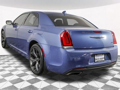 Used 2022 Chrysler 300 Touring w/ Sport Appearance Package RWD image 17