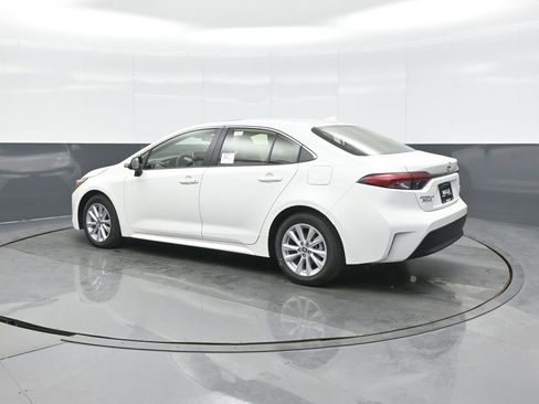 New 2026 Toyota Corolla XLE image 5