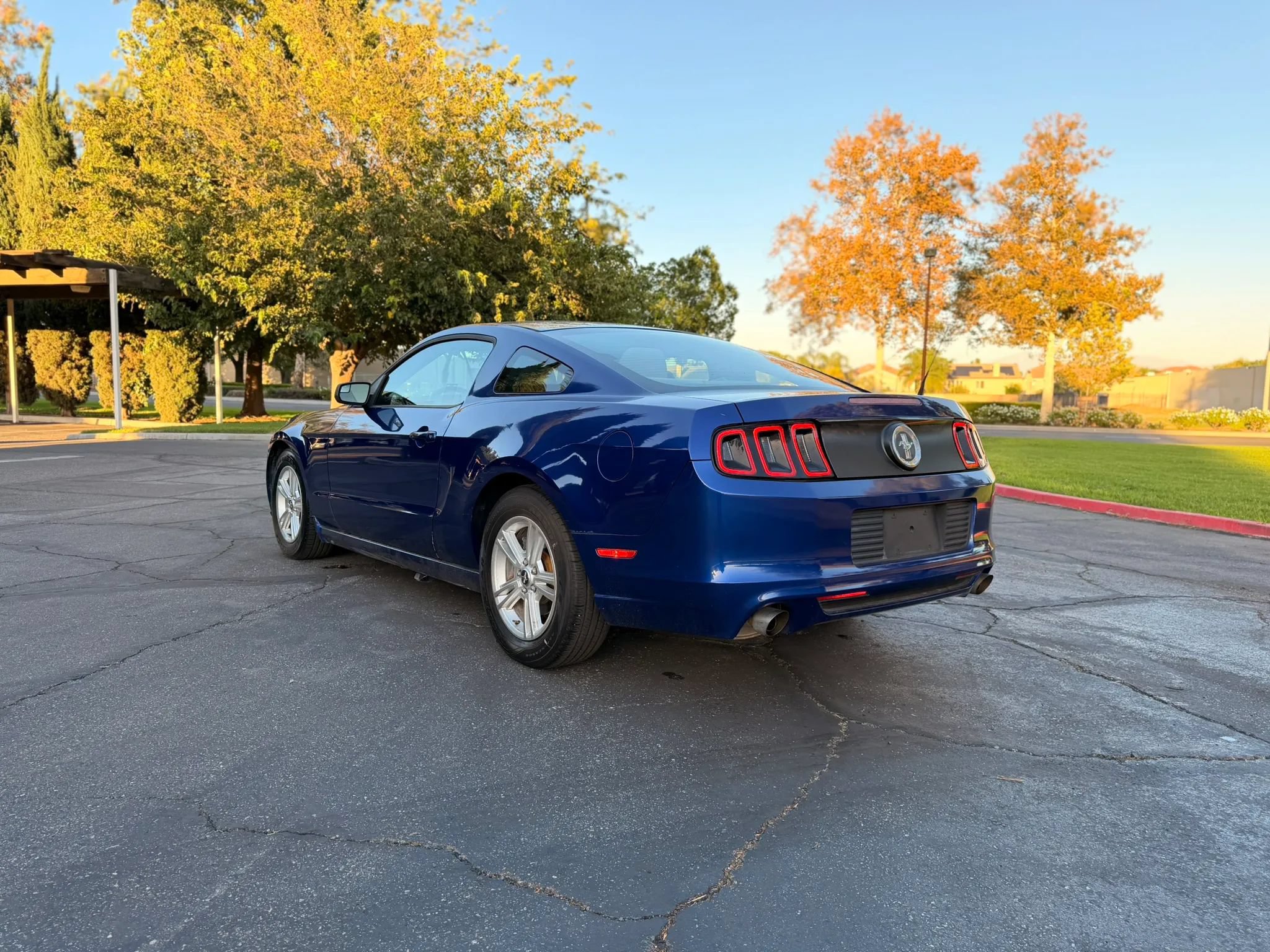 Used 2013 Ford Mustang Coupe RWD image 6