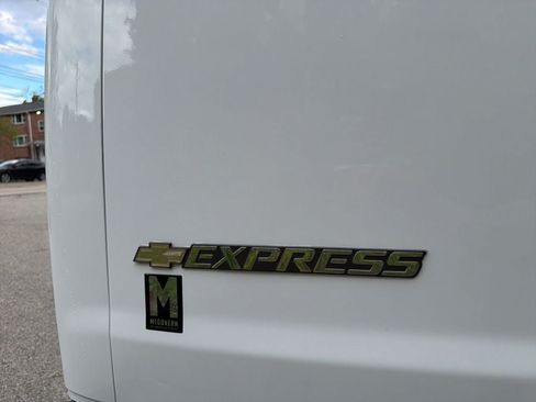 Used 2024 Chevrolet Express 2500 w/ Driver Convenience Package RWD image 10