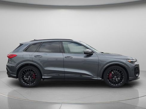 Used 2025 Audi SQ5 Premium Plus AWD/4WD image 9