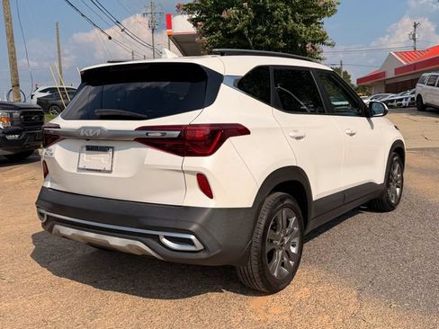 Certified 2023 Kia Seltos S w/ Navigation Package FWD image 5